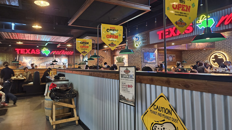 The interior of a Texas Roadhouse restaurant