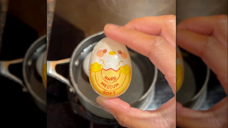 Egg timer in the shape of a chick