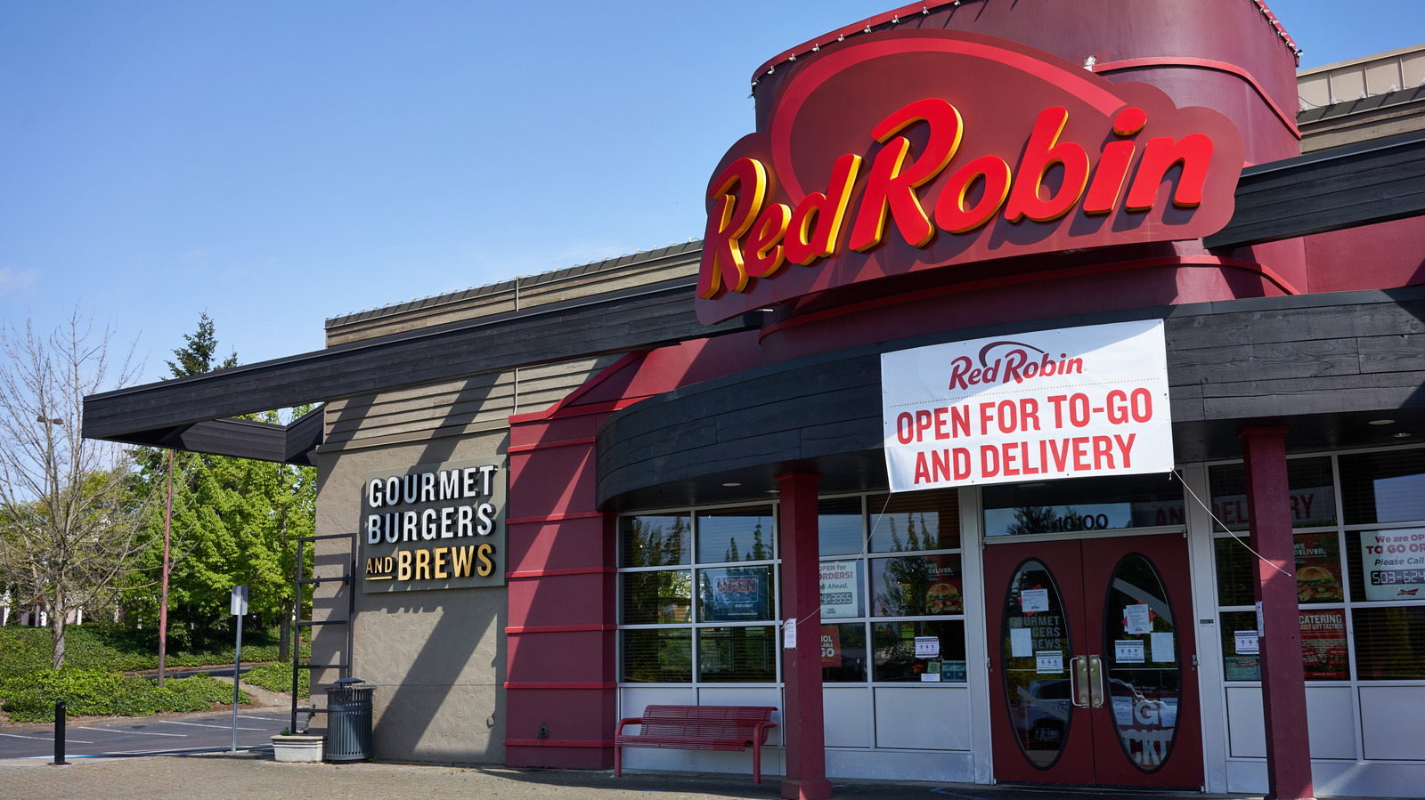 9 Discontinued Red Robin Burgers Customers Miss Eating