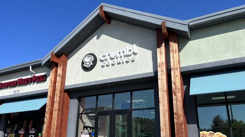 Crumbl Cookies location in strip mall