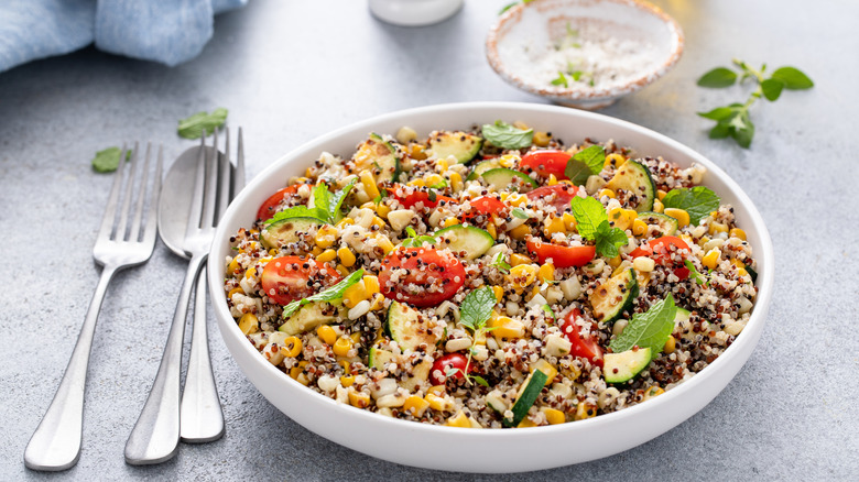 quinoa salad with tomatoes and herbs