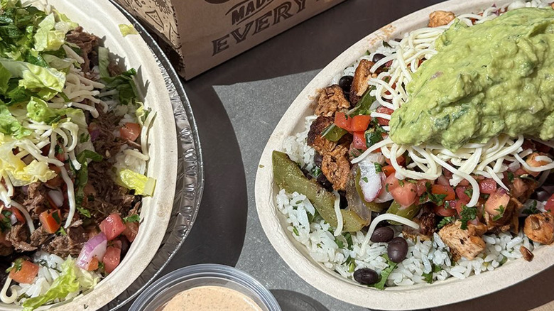 Chipotle bowls with fajita veggies