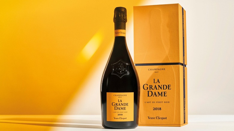 Bottle and gift box of Veuve Clicquot La Grande Dame Brut Champagne