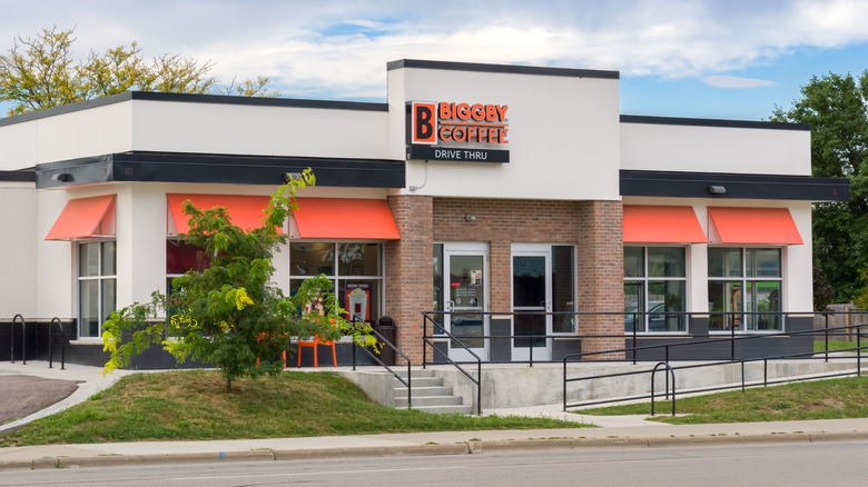 Exterior of Biggby Coffee location in Michigan