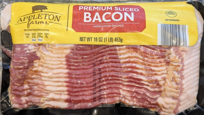 close up of Aldi bacon in Appleton Farms packaging