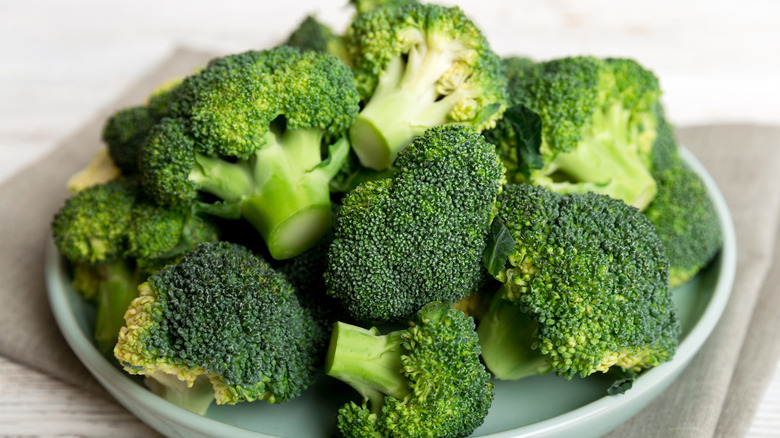 plate of fresh broccoli