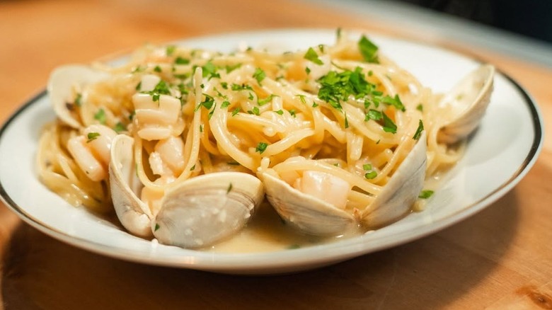 Plated clam linguine