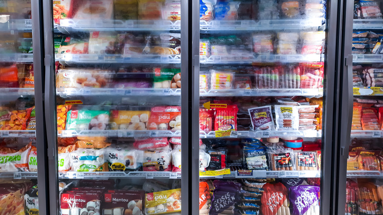 frozen food aisle in a super market