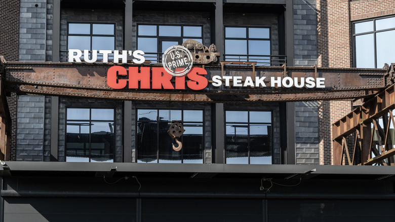 Exterior view of a Ruth's Chris Steakhouse sign
