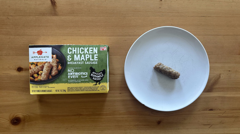 Applegate Naturals Chicken and Maple Breakfast Sausage on wooden table