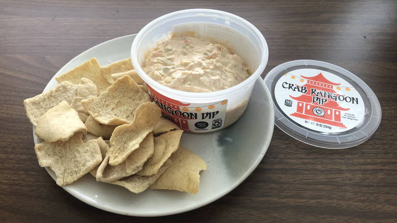 Aldi Crab Rangoon Dip on plate with pita chips.