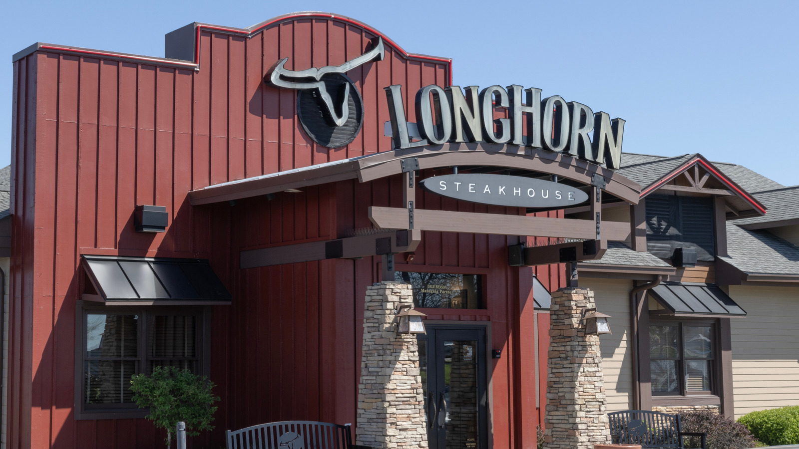 9 Things Every First-Time LongHorn Steakhouse Diner Should Know - Tasting Table