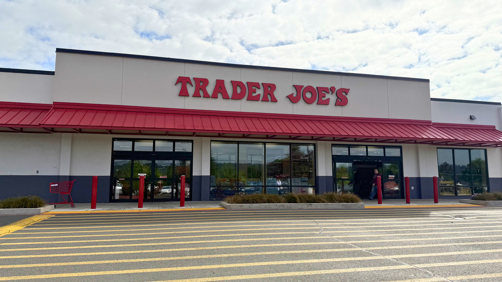 9 Trader Joe's Products Reddit Says Are Worth Every Penny In 2026