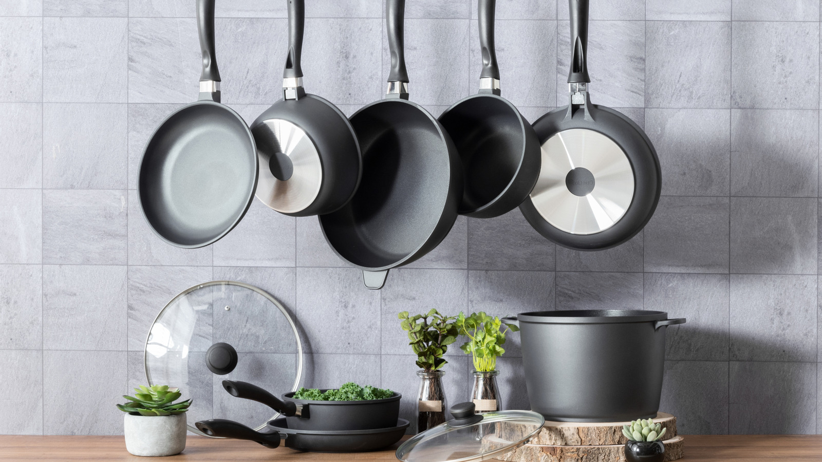 9 Worst Celebrity-Endorsed Cookware Brands, According To Reviews - Tasting Table