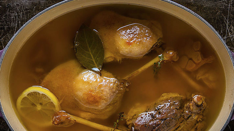 duck confit in pot