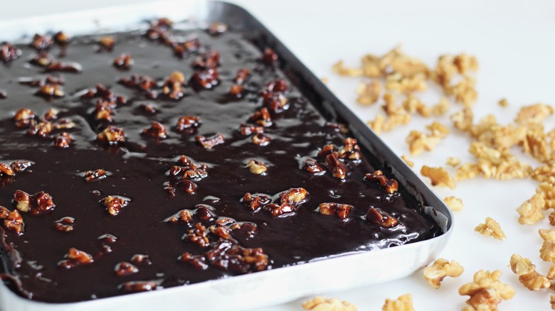 Sheet pan cake with nuts