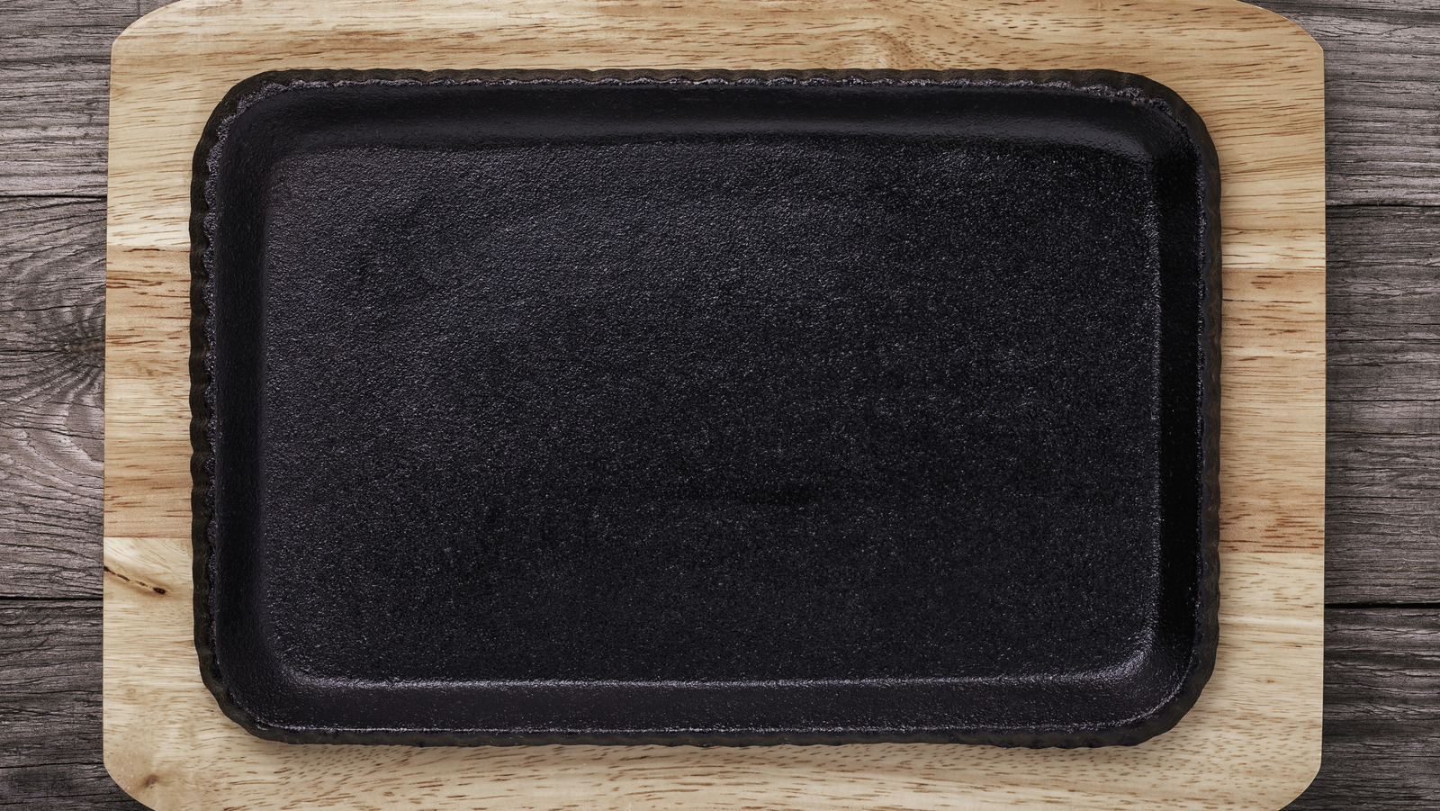 A CastIron Griddle Instantly Turns Your Stove Range Into A Makeshift