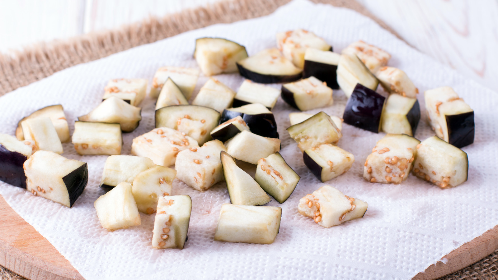 A Damp Paper Towel Is All You Need To Keep Cut Vegetables Crisp