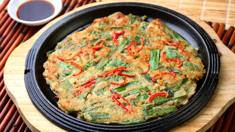 Korean vegetable pancake with dipping sauce
