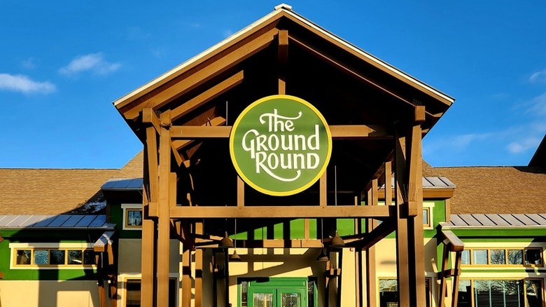 The Ground Round exterior.