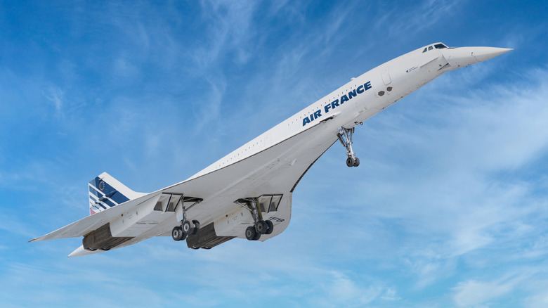 Air France concorde jet in flight