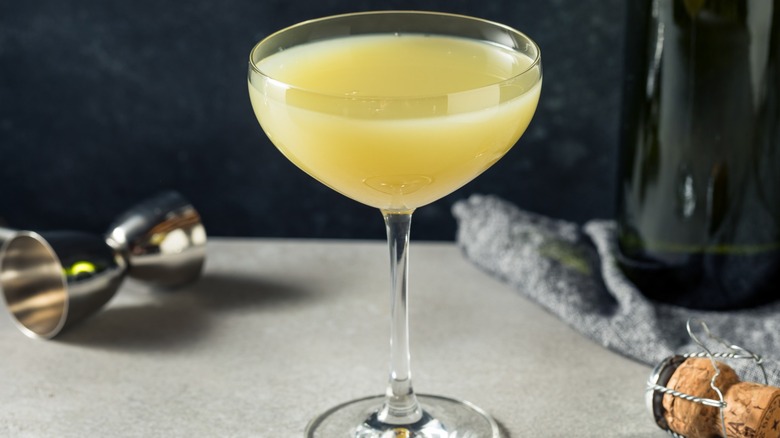 Seapea Fizz cocktail in a coupe glass