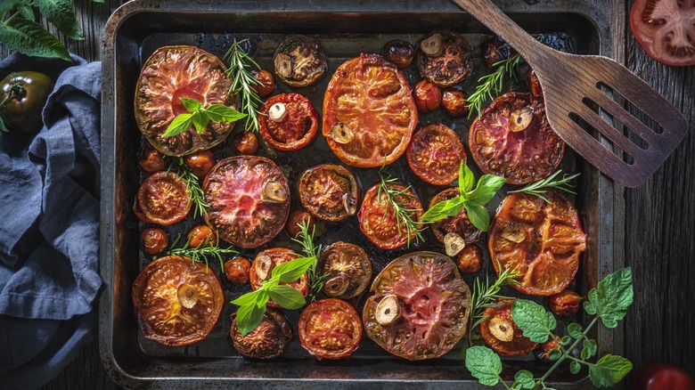 baking tray full of roasted tomatoes