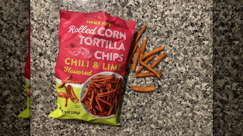 Rolled chili corn tortilla chips