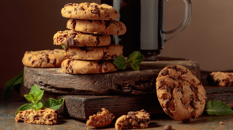 Chocolate chip cookies and mint