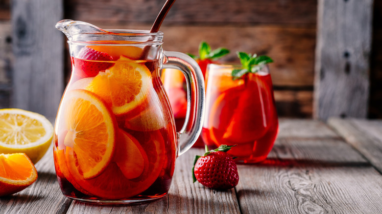 sangria with fruit