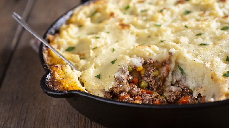 Shepherds pie in cast-iron skillet