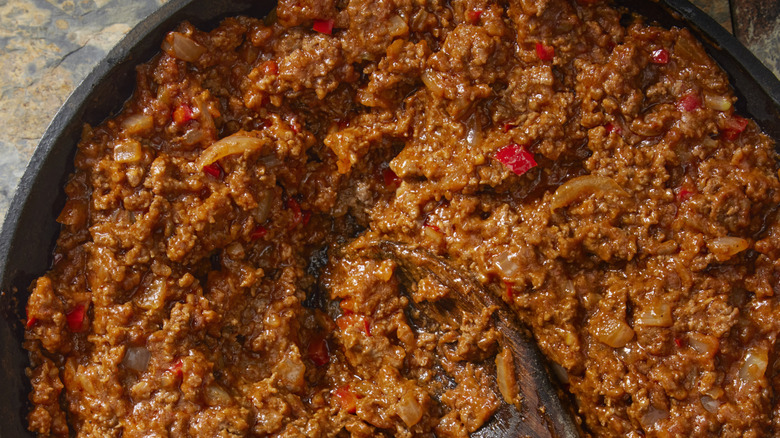 preparing sloppy joe in a skillet