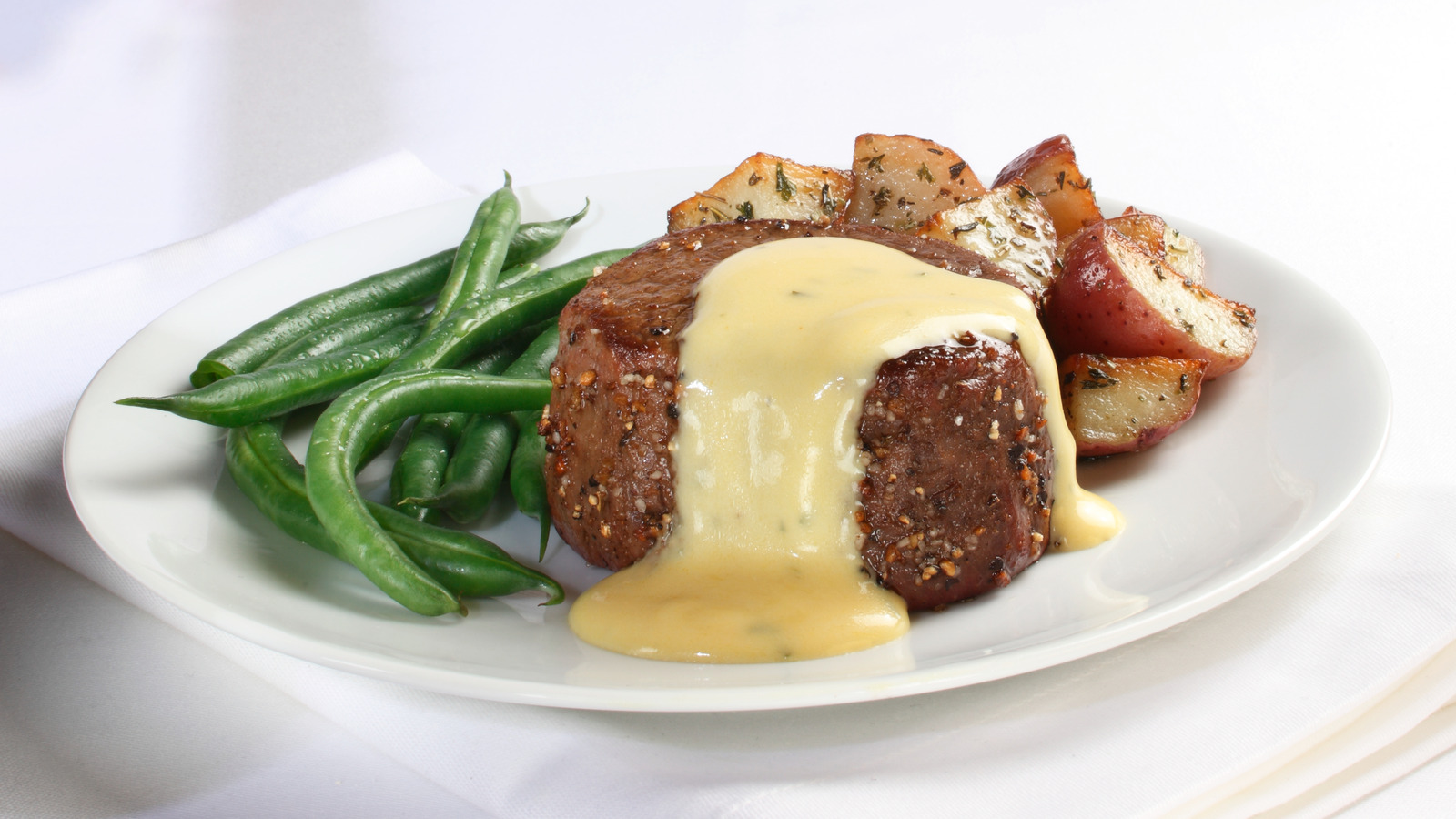Add Tomato Paste To Béarnaise For A Zesty, Versatile Sauce