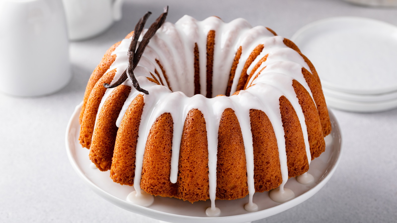 Adding An Entire Vanilla Bean Will Do Wonders For Your Cake