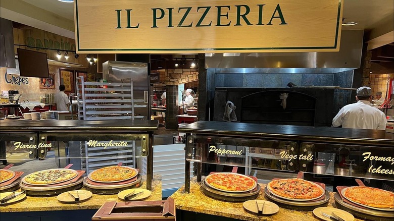 Cinzzetti's pizza area of the buffet