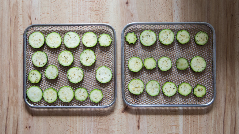 zucchini on air fryer racks