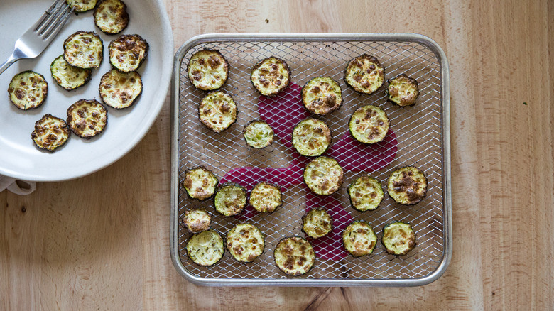 zucchini chips on wire rack