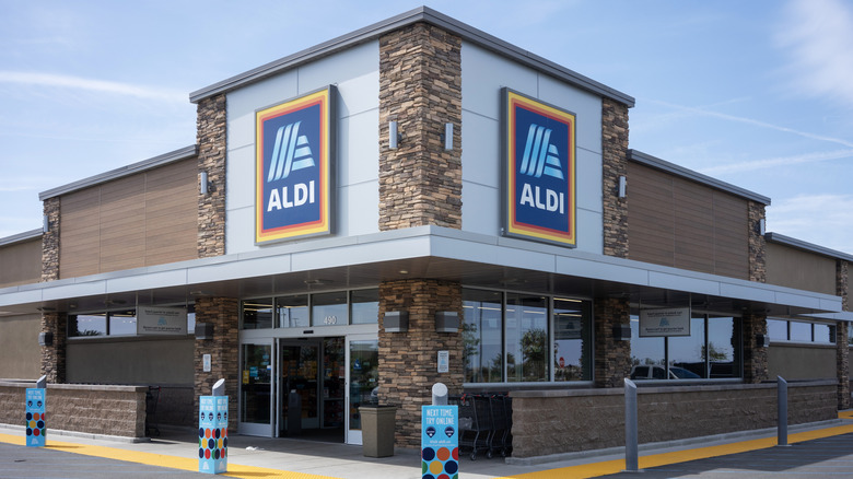 outside of aldi store