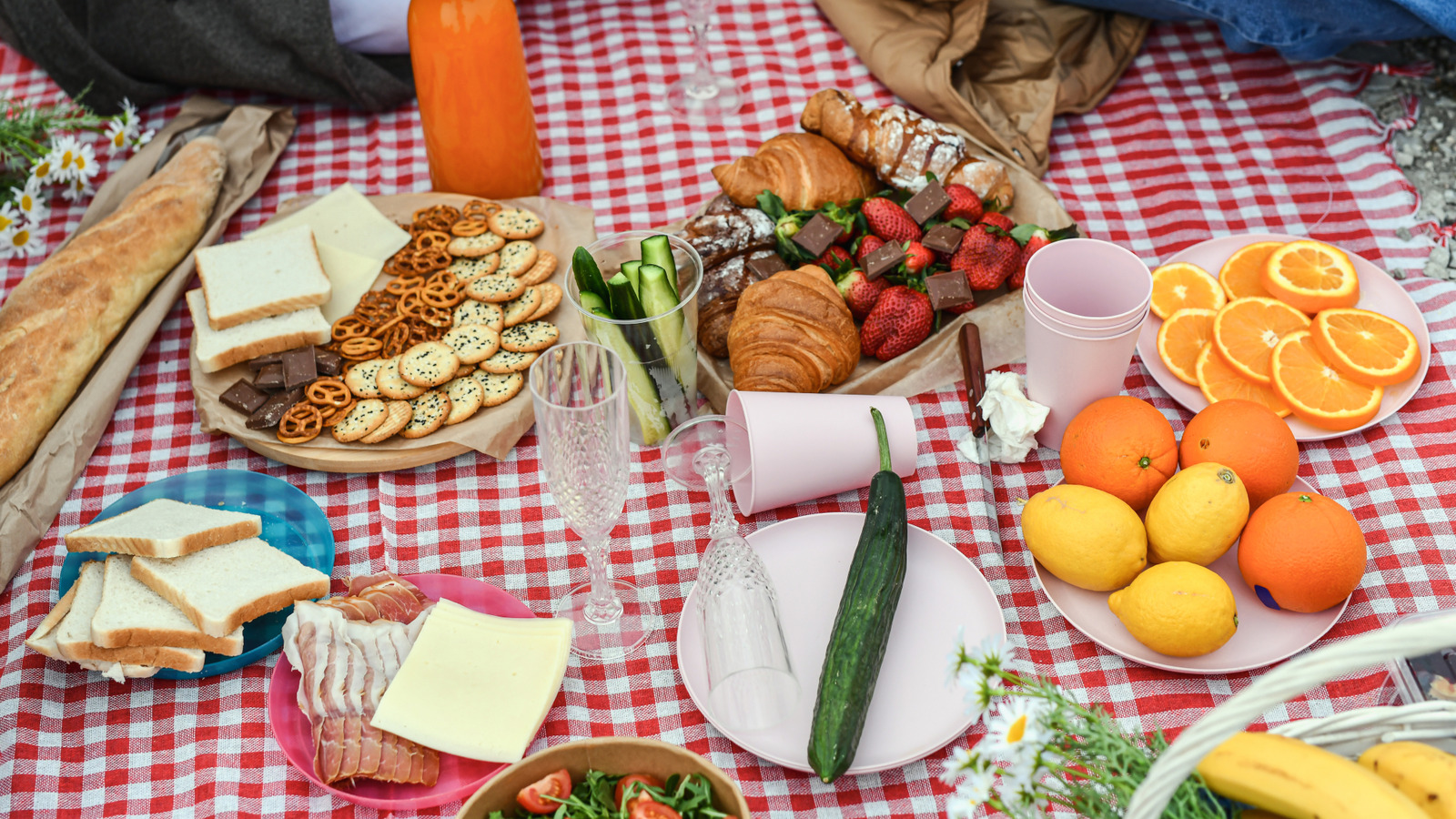 15 Aldi Picnic Must-Grabs Under $10