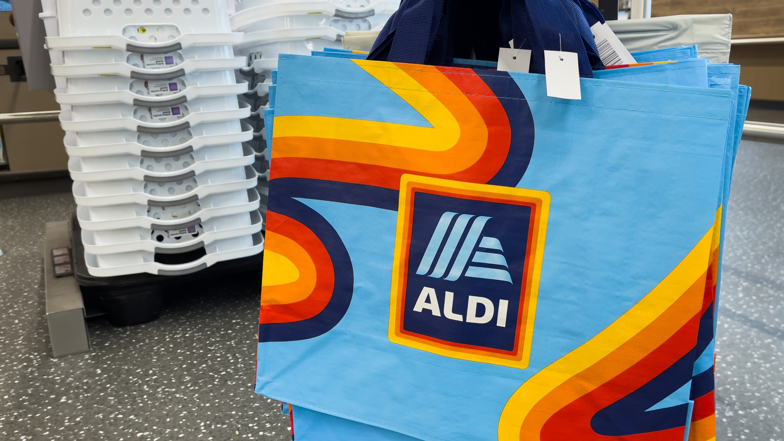 This Aldi Tote Bag Is Sturdy Enough For More Than Grocery Runs - Tasting Table