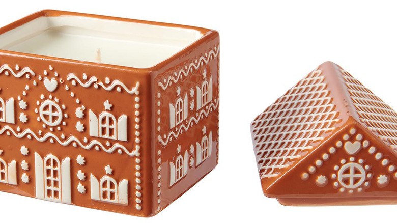 Kikton House Village House Candle
