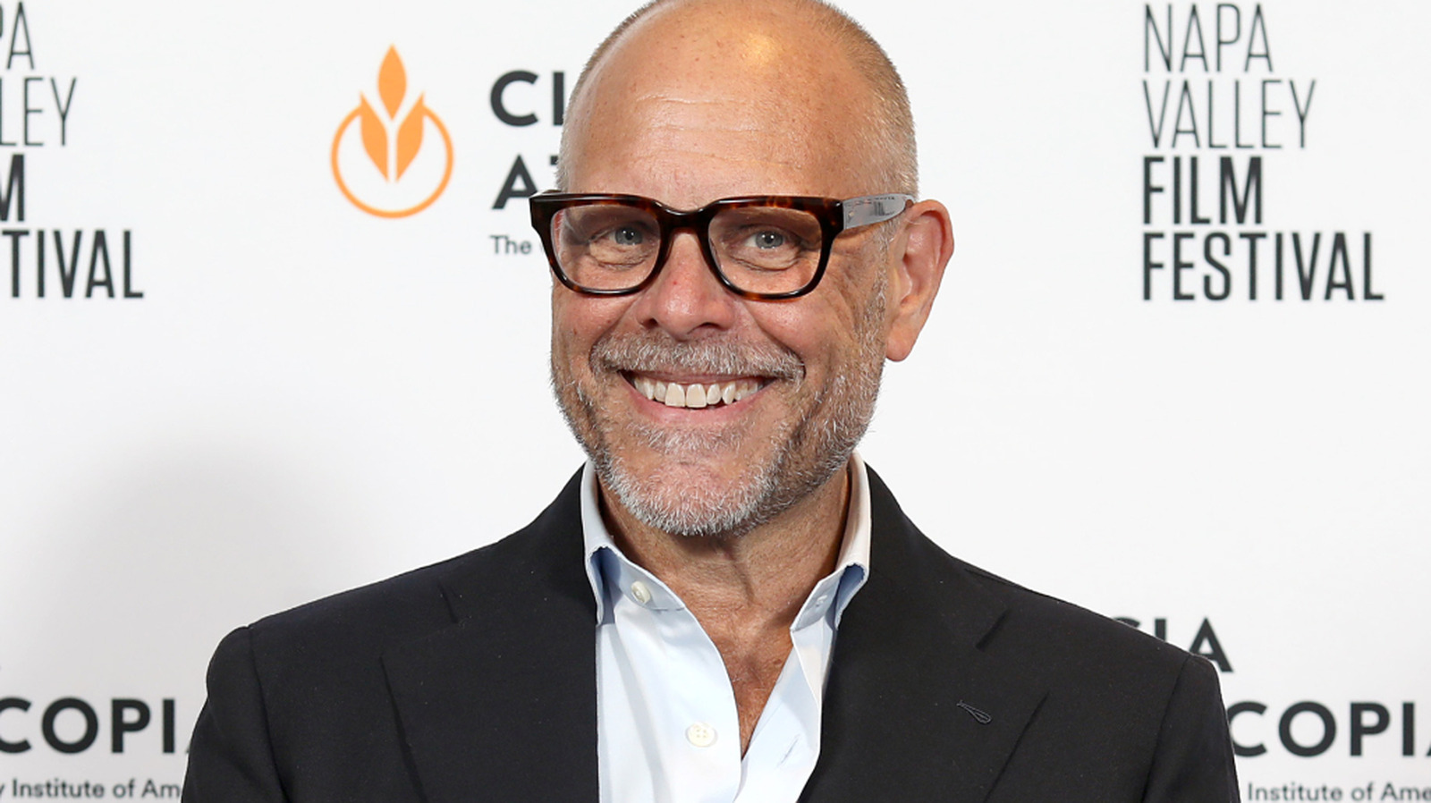 Alton Brown's Cooling Rack Trick Rids Fried Food Of Excess Oil In Seconds - Tasting Table