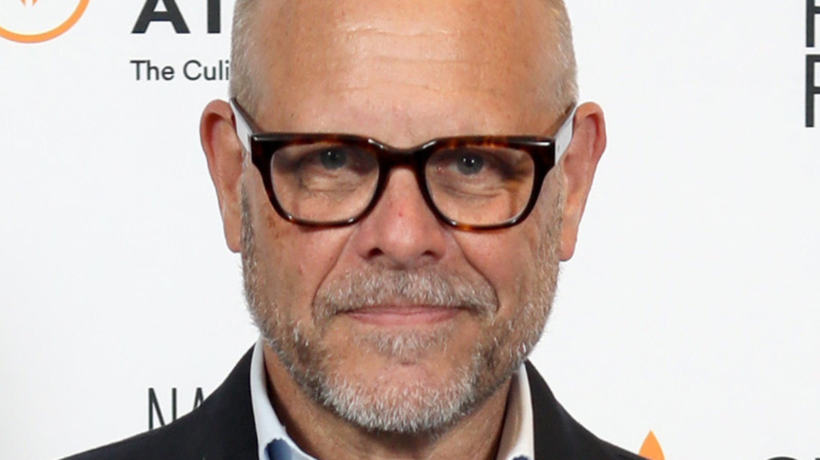 Alton Brown's Favorite Cast Iron Pan Is A Vintage Classic