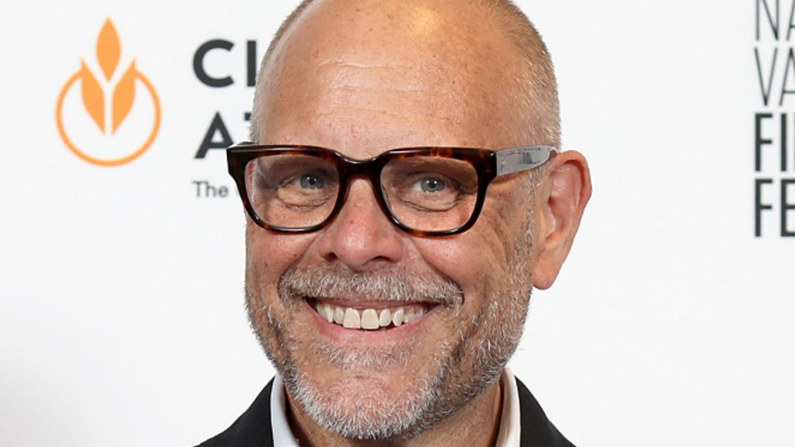 Alton Brown's Pro Tip For RestaurantWorthy Wok Cooking