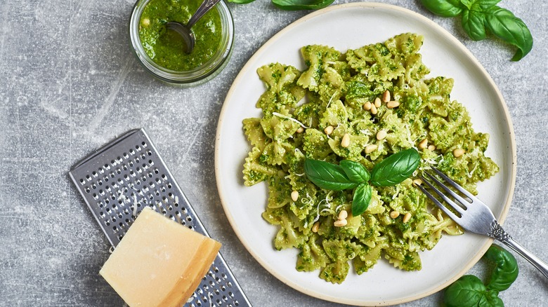 pasta with pesto and pine nuts