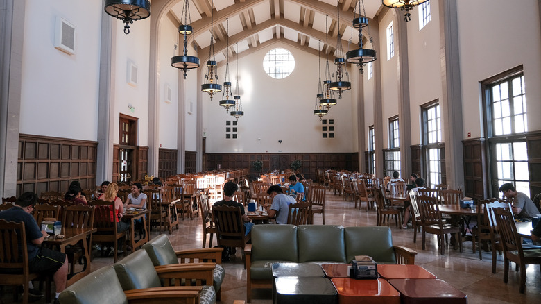 campus dining hall