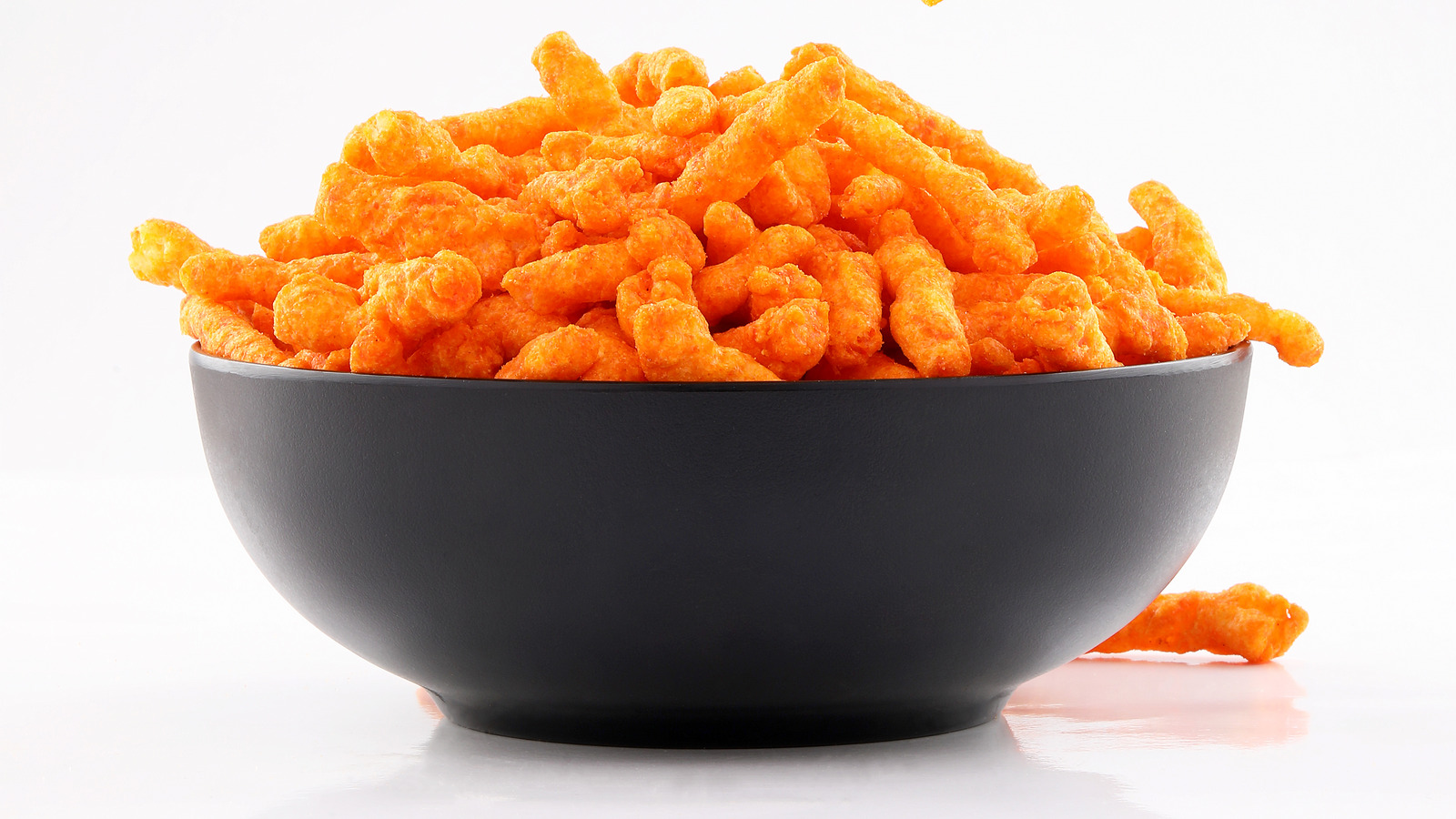 https://www.tastingtable.com/img/gallery/amazon-will-sell-a-kitchen-device-that-makes-cheetos-dust/l-intro-1668908622.jpg