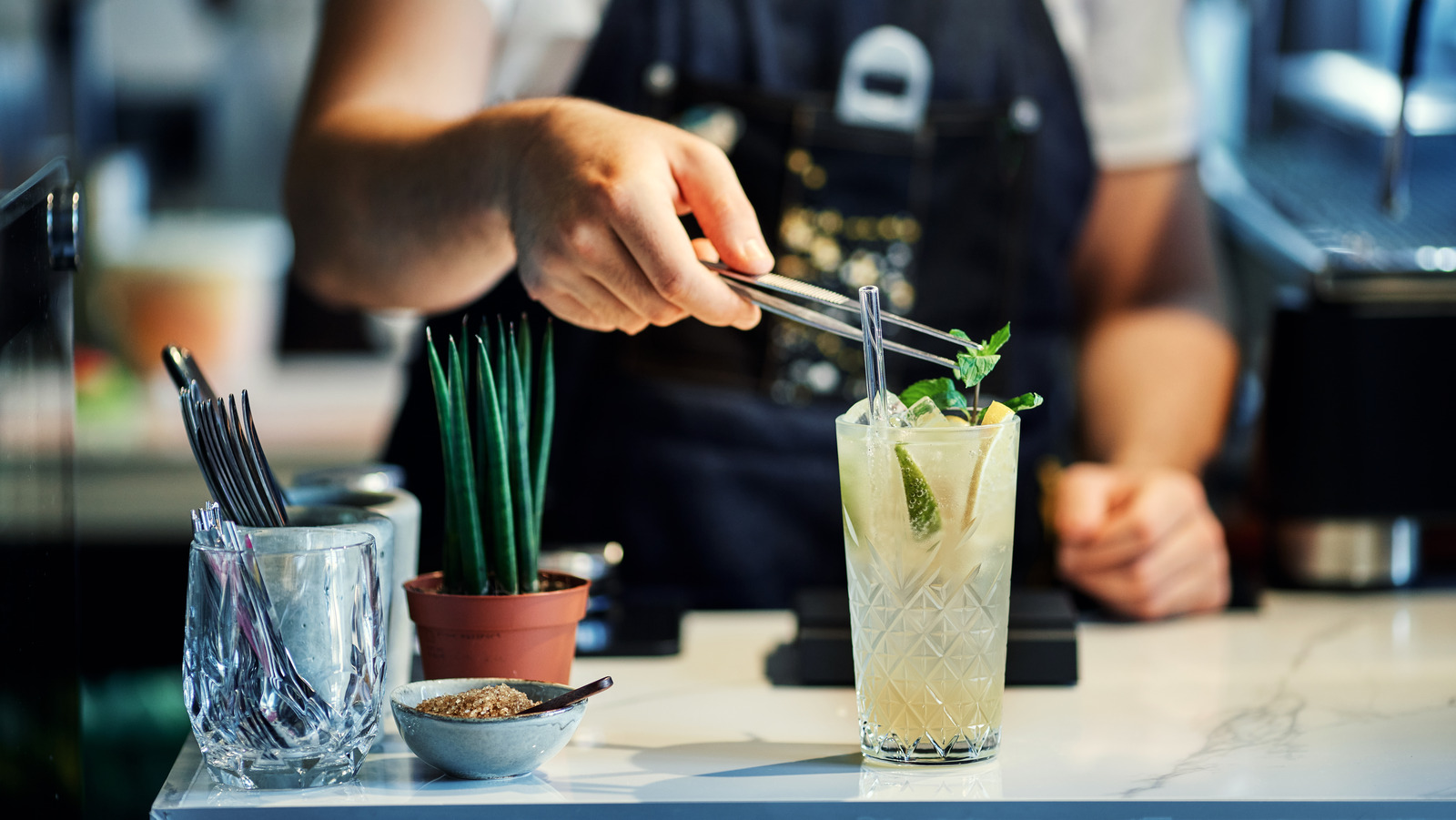 An Expert's Advice For Crafting Refreshing Champagne Tequila Cocktails