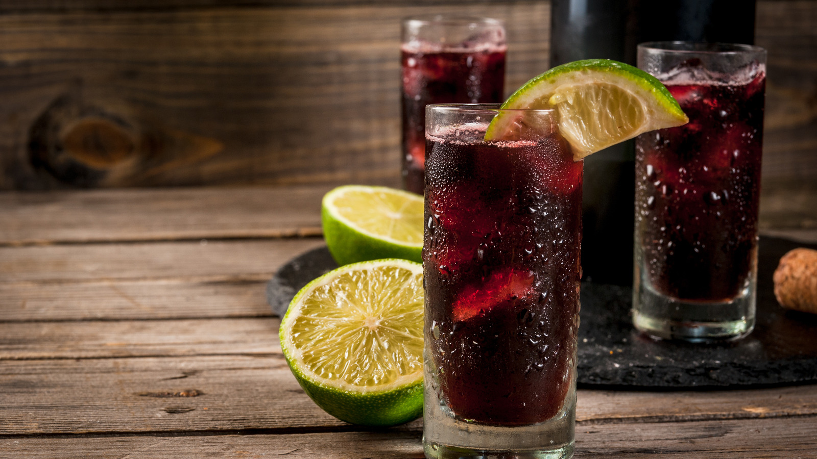 An Expert's Opinion On Drinking Red Wine Mixed With CocaCola