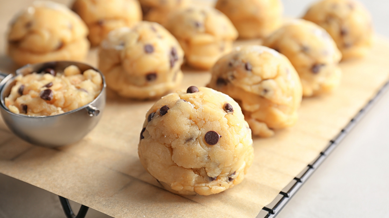 Apple Cider Vinegar Could Help Your Cookie Dough. Here's How
